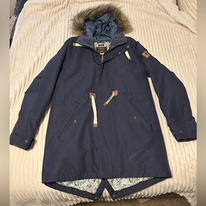 Burton snow jacket size small. Highly insulated and very warm